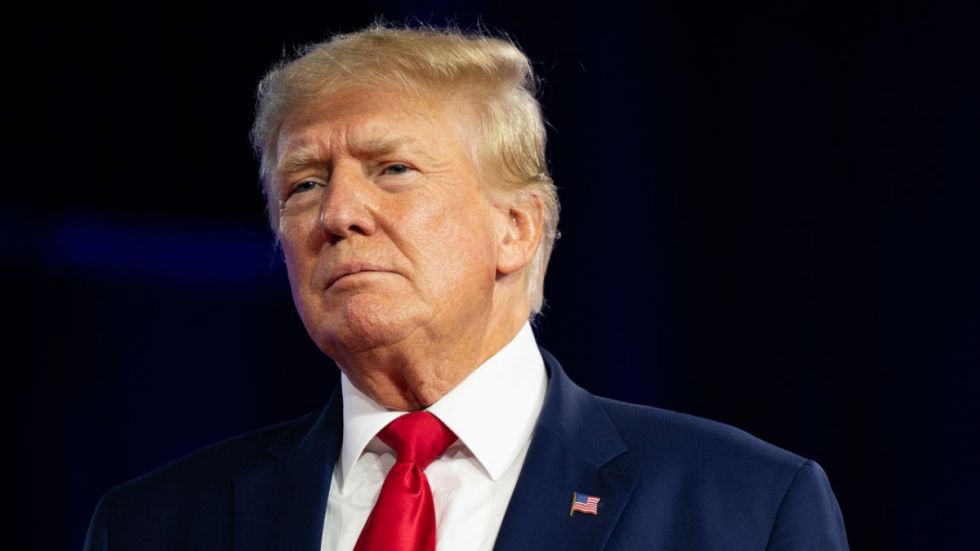 Niegan aplazamiento de juicio contra Trump por violación