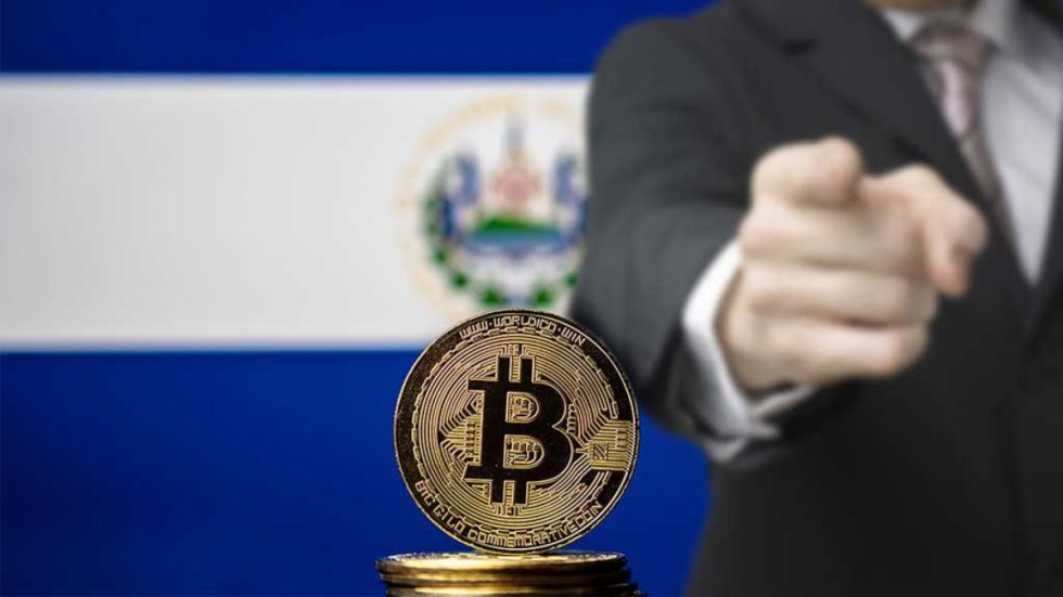 El Salvador está enfrentado con el FMI