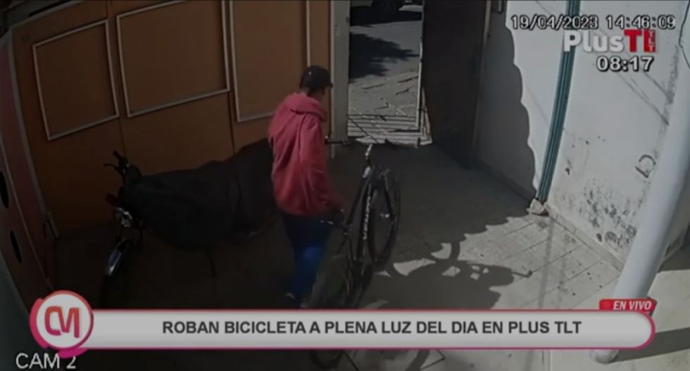 Cae sujeto con bici robada de un canal de TV