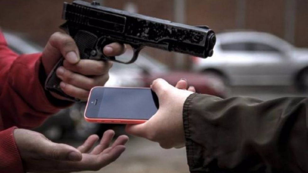 Cae banda de falsos policías acusada de amedrentar y robar a sus víctimas