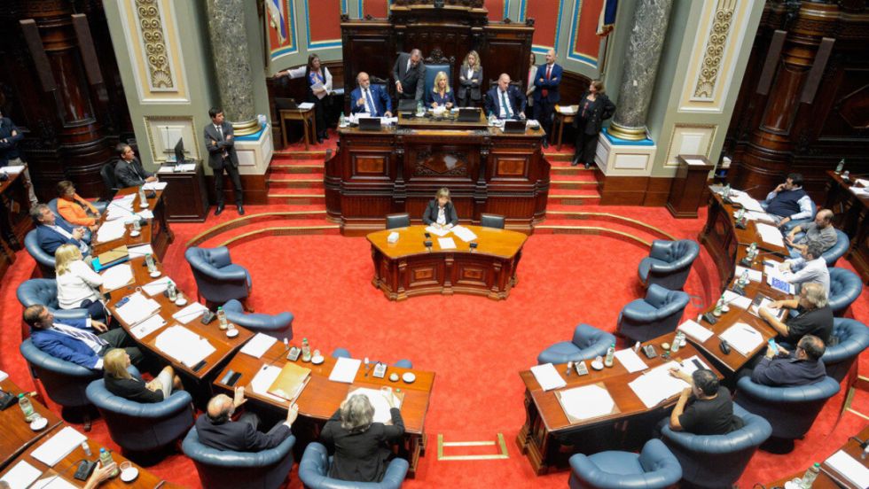 Uruguay: aprueban polémica ley de jubilación