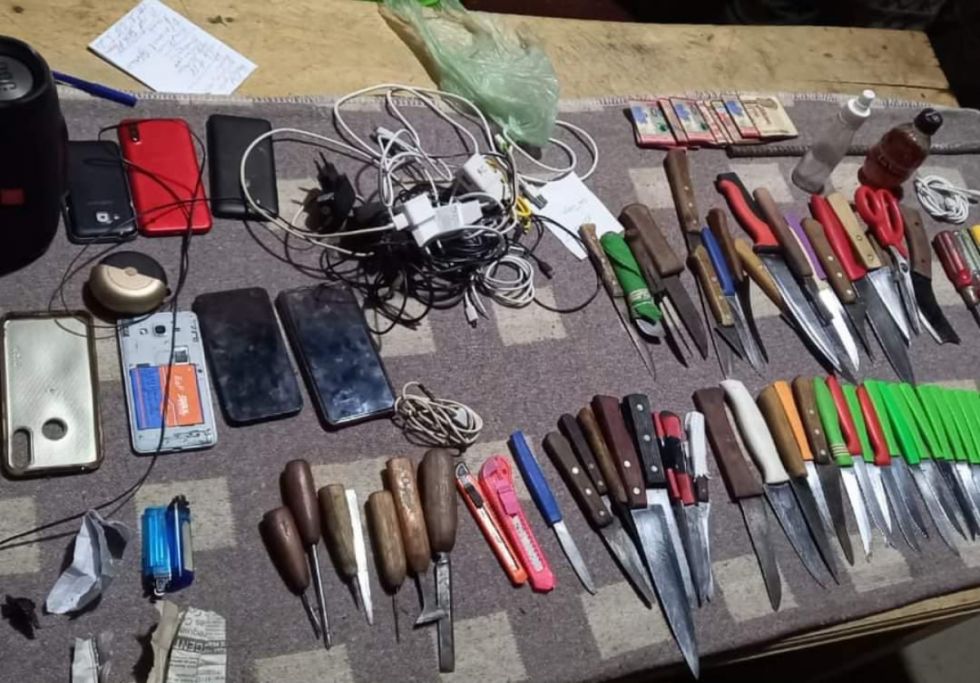 Decomisan objetos prohibidos en Morros Blancos 