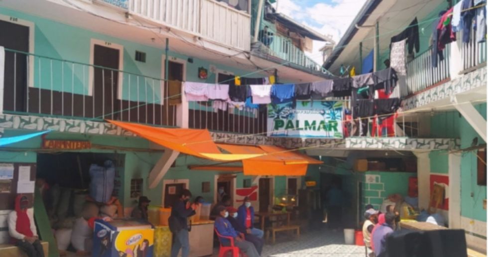 Denuncian fiesta, alcohol, extorsión y maltrato entre presos de San Pedro