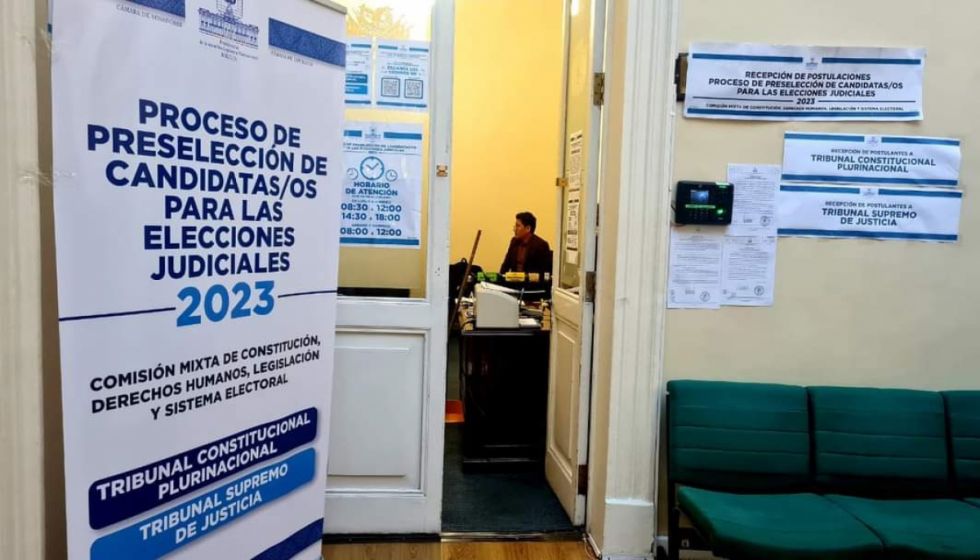 Parlamentarios sospechan de ‘mano negra’, ‘trabajo sucio’ y ‘estrategia’ para perjudicar elecciones judiciales
