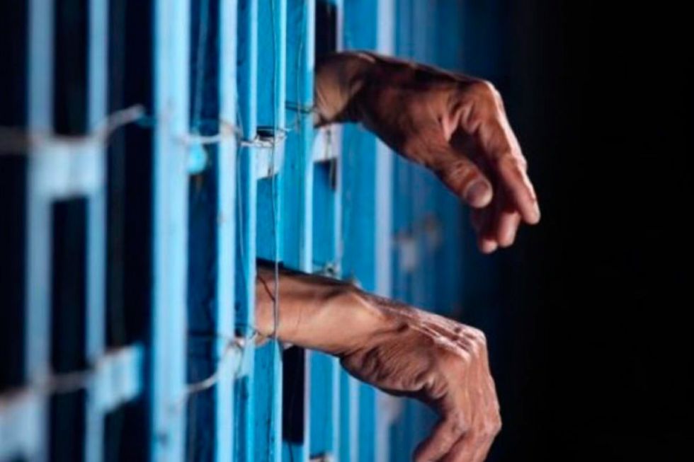 Encarcelan a anciano por abuso de una niña de 9 años