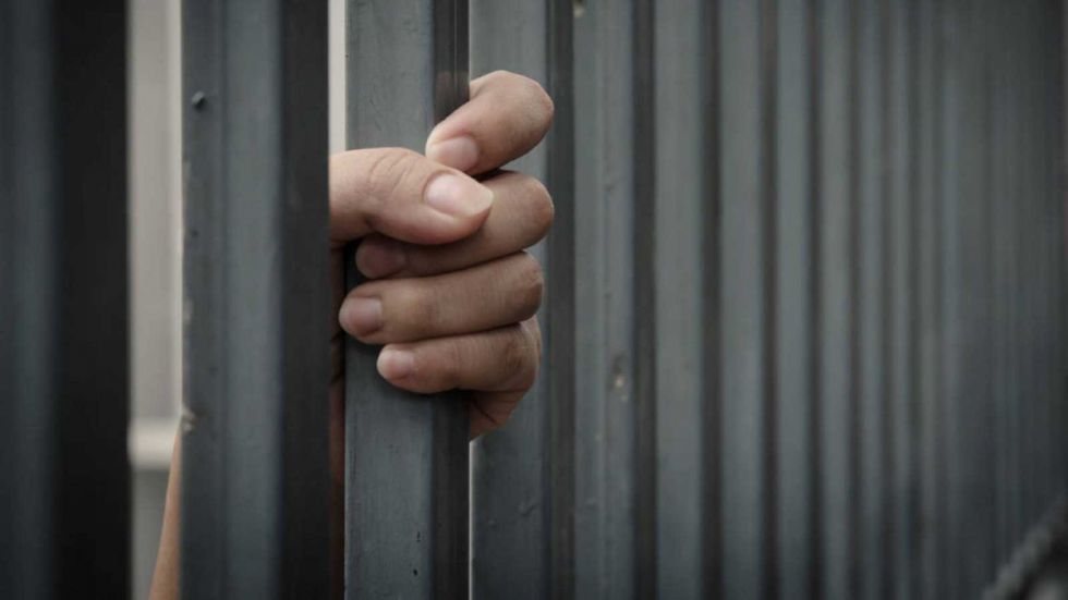 Tarija: Encarcelan a taxista por violación y soborno