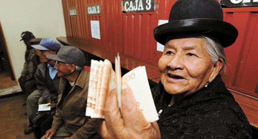 Gobierno otorga un incremento a los jubilados del SIP