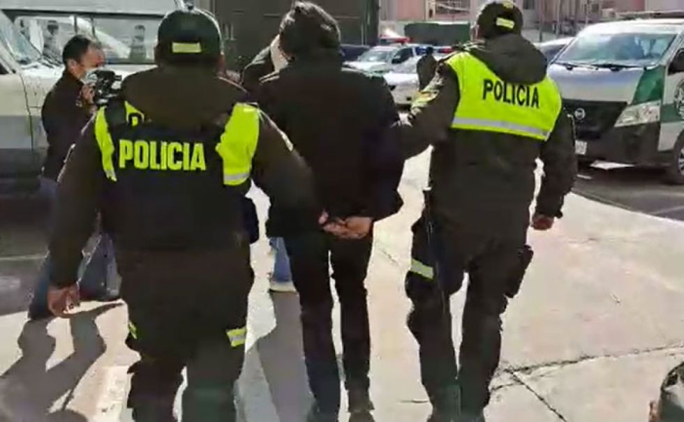 Capturan a un joven denunciado por cometer toques impúdicos contra escolares en el transporte público