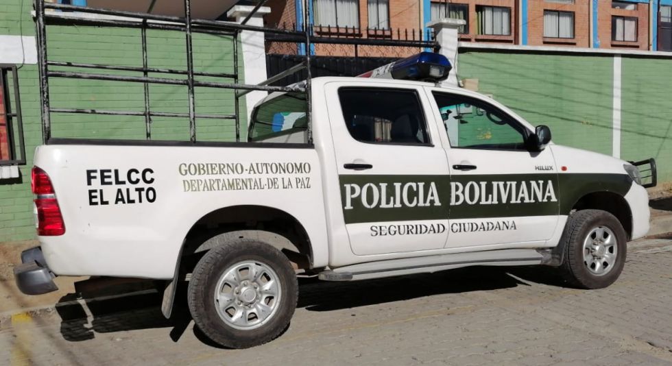 Sujeto muere desangrado luego de engancharse en las púas de una puerta