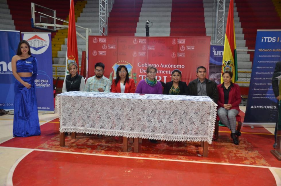 Concurso “Por los héroes del 15 de Abril” reúne a 17 colegios de Tarija 