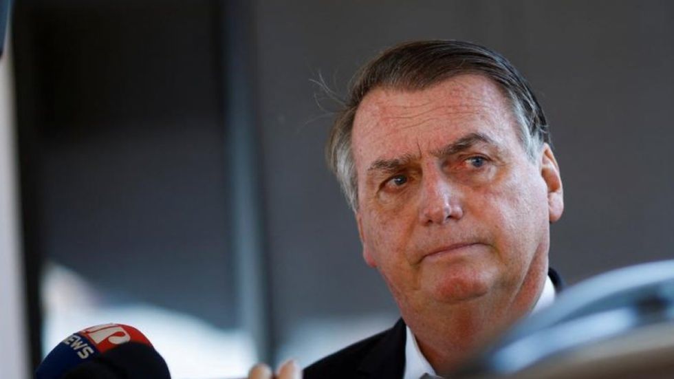 Bolsonaro afirmó desconocer datos falsos en vacunación