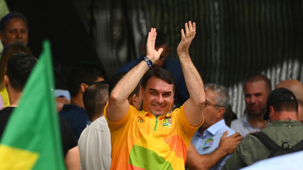 Brasil: Tribunal Electoral multa a Flávio Bolsonaro