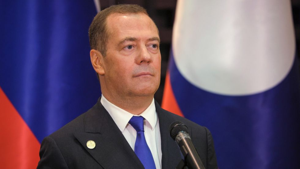 Medvédev: El objetivo de EEUU es destruir Rusia