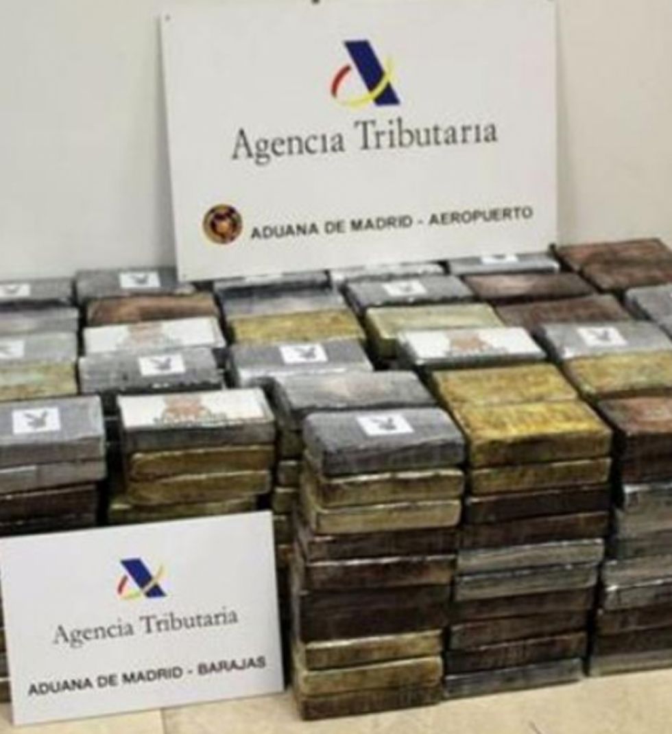 España investiga el contrabando de 478 kilos de cocaína en un vuelo procedente de Bolivia