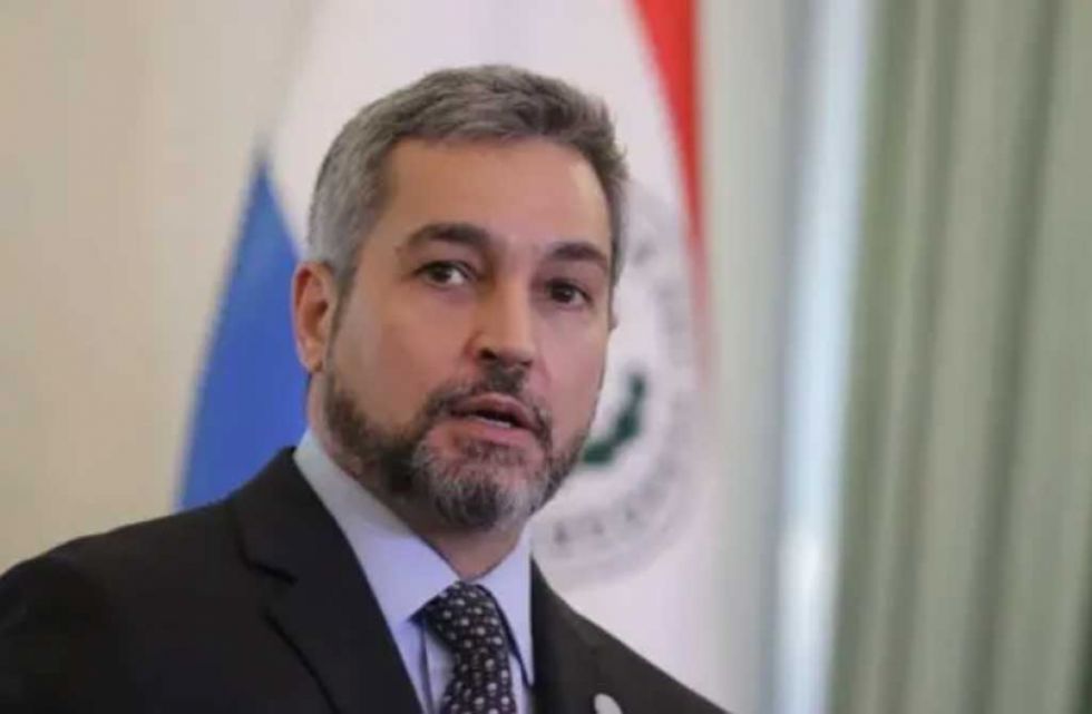 Abdo Benítez inicia transición con Peña
