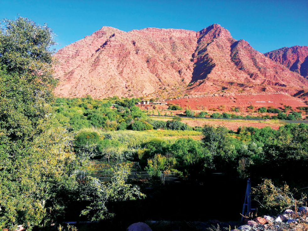 El valle de Villa Abecia con sus colores característicos