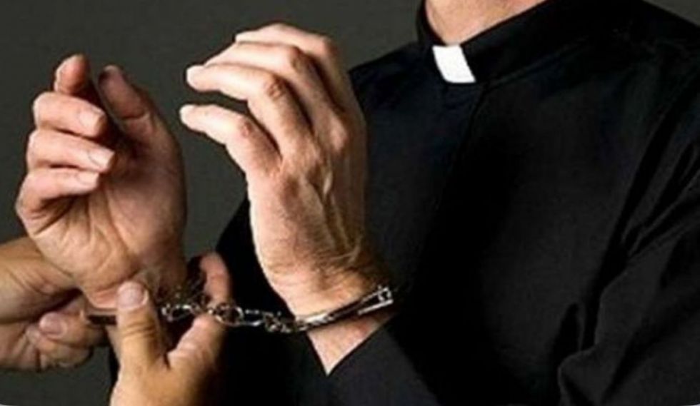 Sacerdote es condenado a 10 años de cárcel por abuso sexual contra una menor 