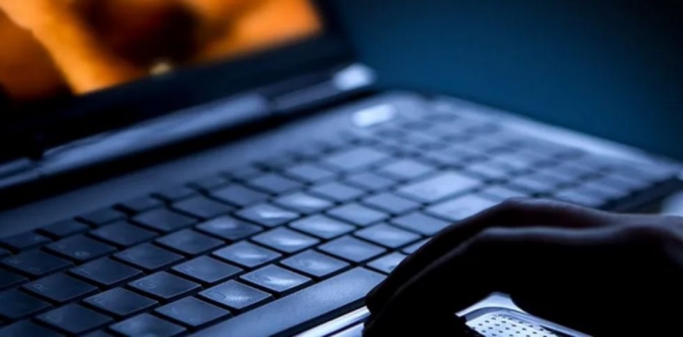 Aprehenden a dos personas en La Paz acusadas de pornografía mediante redes sociales e internet