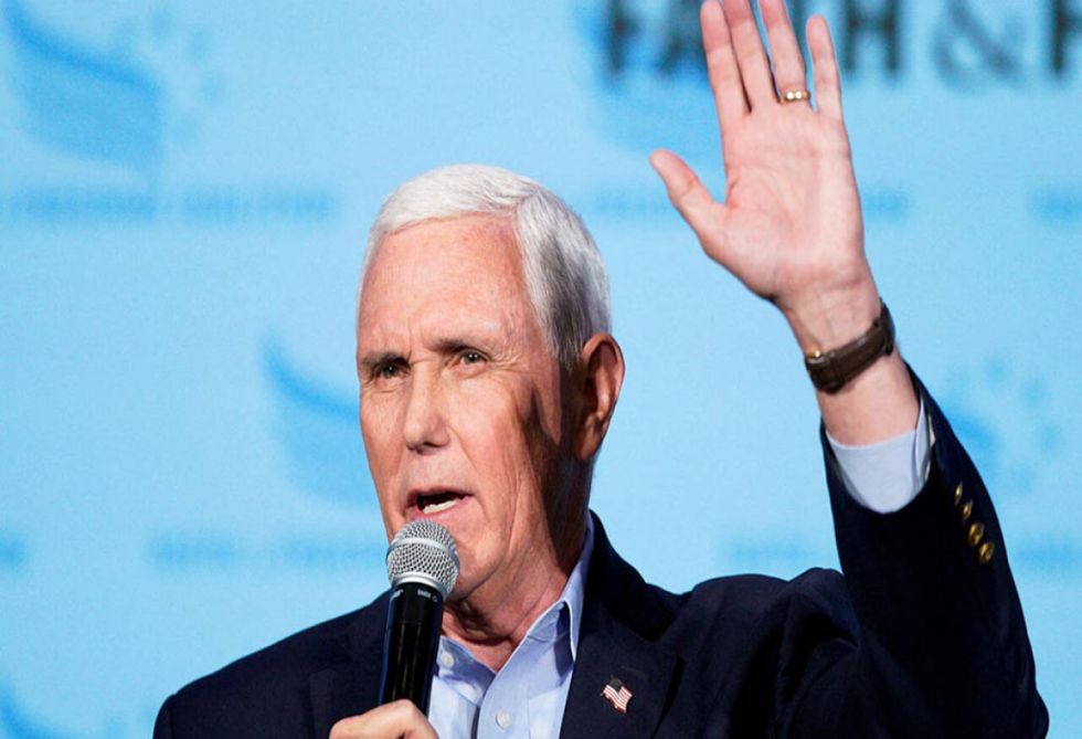 Pence oficializa campaña presidencial