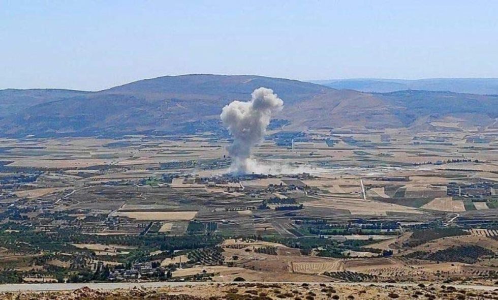 Cazas bombardean a terroristas en Idlib