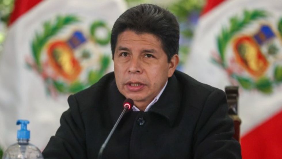 Piden embargar bienes de Castillo