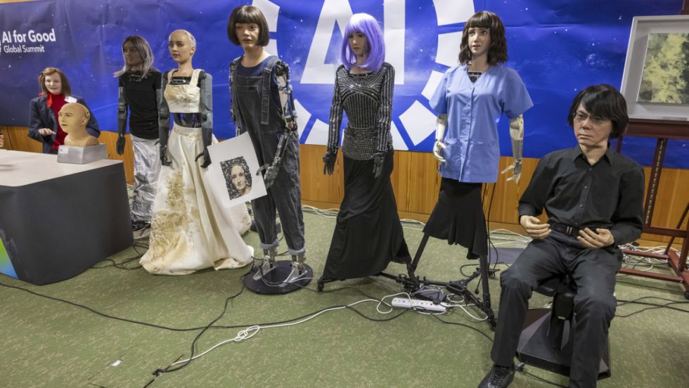 Robots creen que serían mejores líderes que los humanos