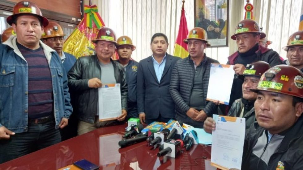 Gobierno presta Bs 2 MM a 2 cooperativas