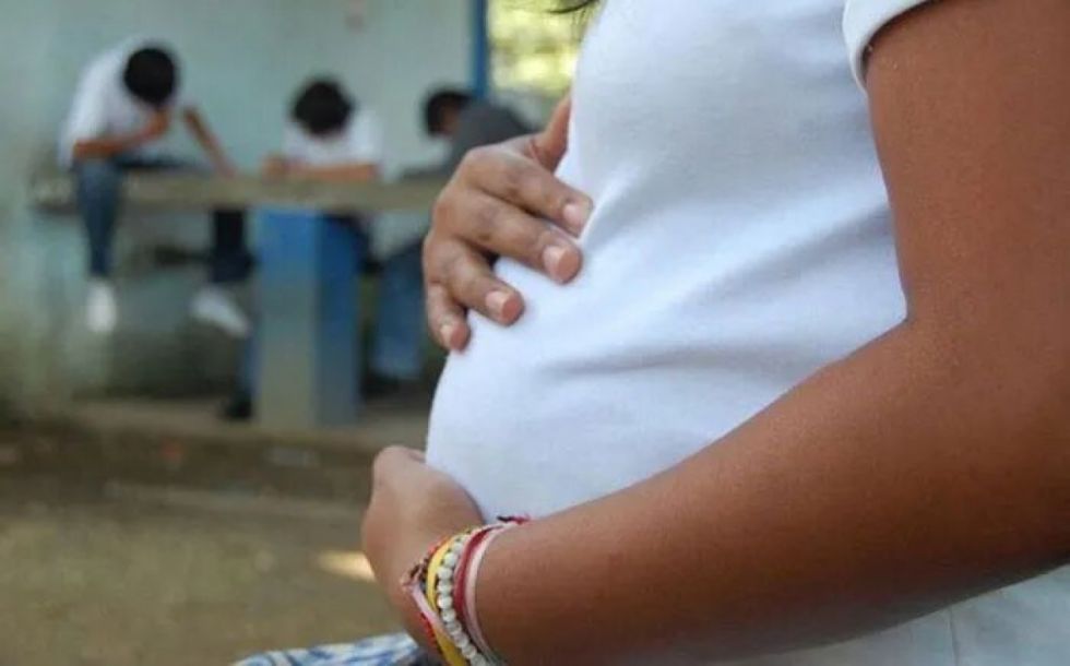 Menor embarazada es hallada en Cochabamba; fue a buscar a su pareja