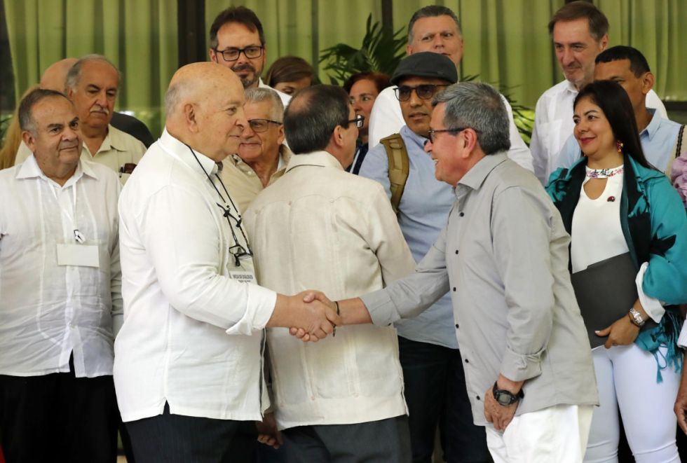 El ELN firma protocolos sobre el cese al fuego