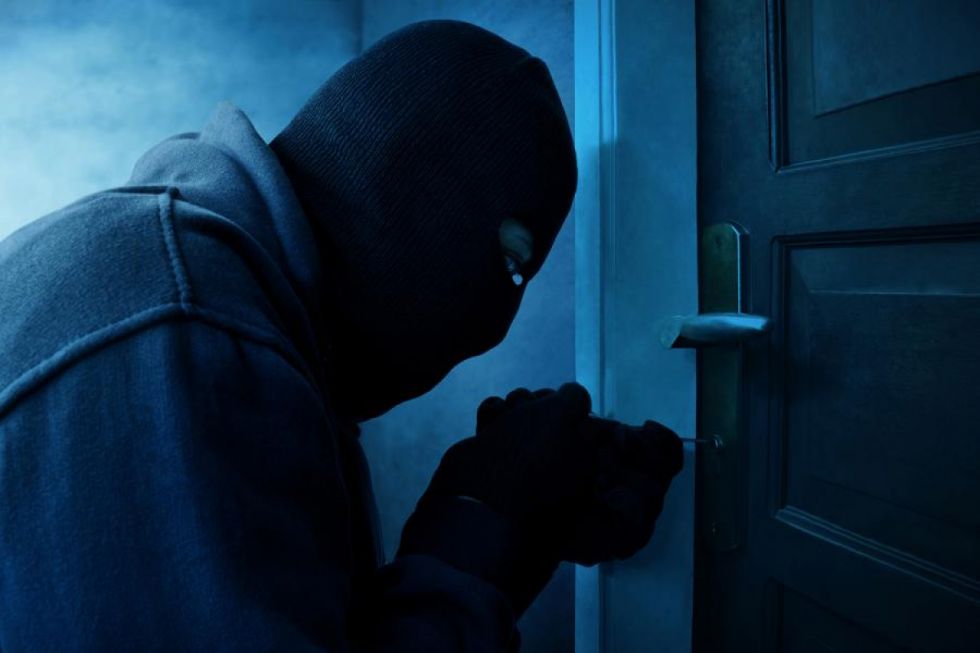 Tarija: Vecinos encuentran in fraganti a dos ladrones y llaman a la Policía 