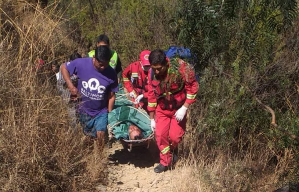 Rescatan a hombre que cayó en Temporal San Luis