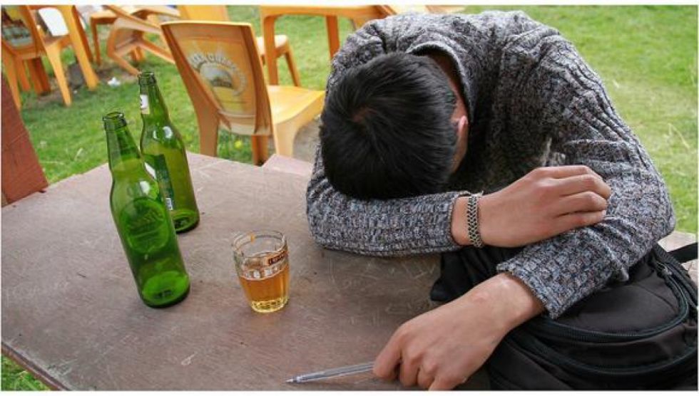 Identifican a 20 menores con problemas de alcoholismo