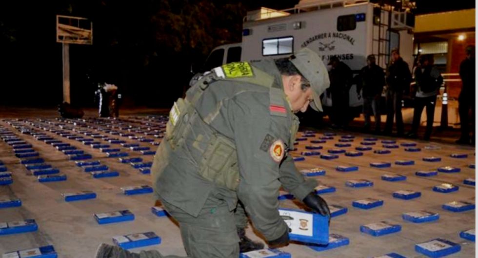 Salta: Interceptan camión cisterna con 400 kilos de droga boliviana