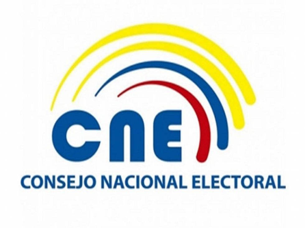 Ecuador: CNE entrega credenciales para voto de los militares