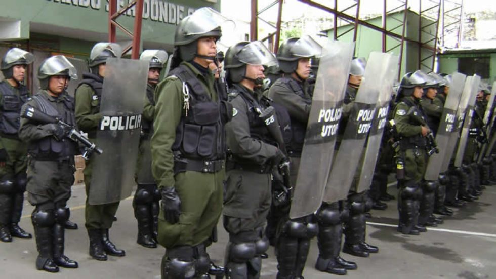 Más de 100 policías fueron dados de baja en menos de un año en Bolivia