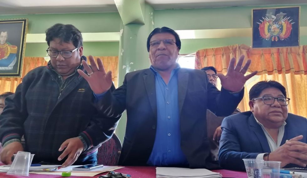 Choferes de El Alto anuncian paro con bloqueos de 48 horas para el lunes y martes