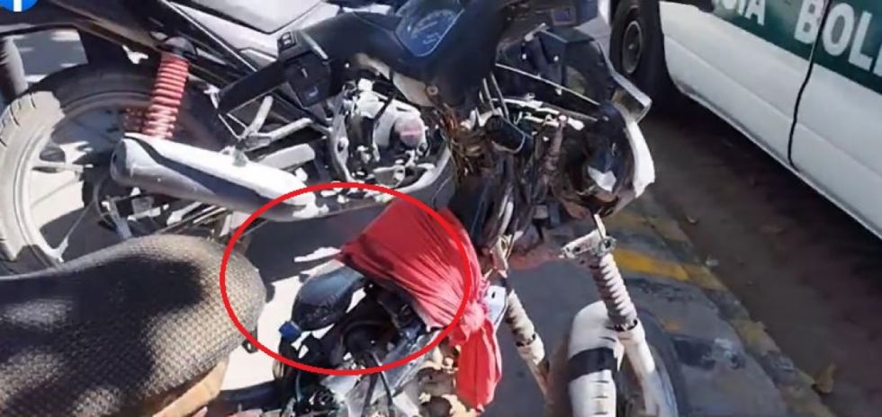 Botella descartable era usada como tanque de gasolina de una motocicleta en Bermejo