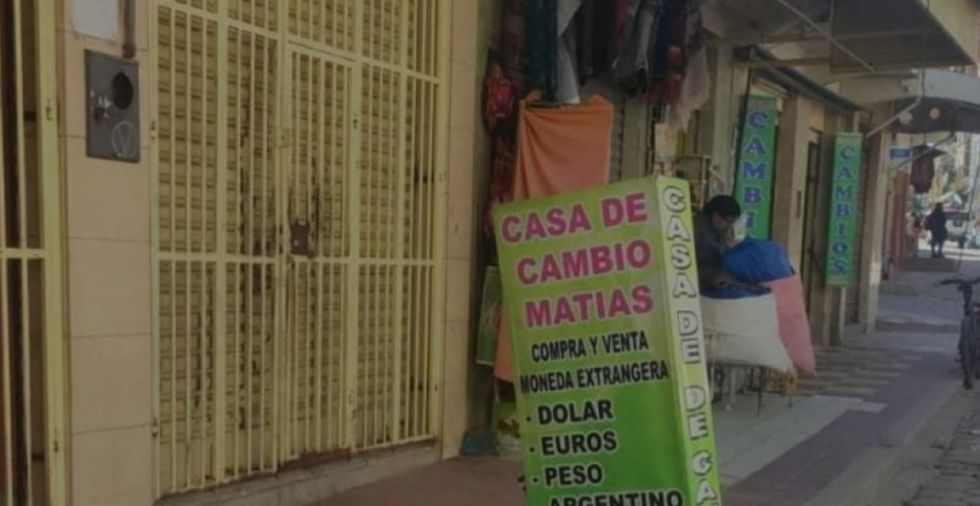 En la frontera de Bolivia con Argentina ya no se reciben pesos por la devaluación tras las elecciones primarias