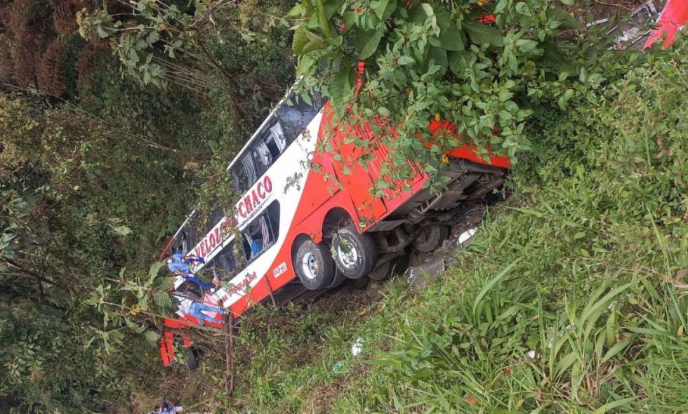 Embarrancamiento en la vía Cochabamba-Santa Cruz deja 18 muertos, vea la lista de los heridos 