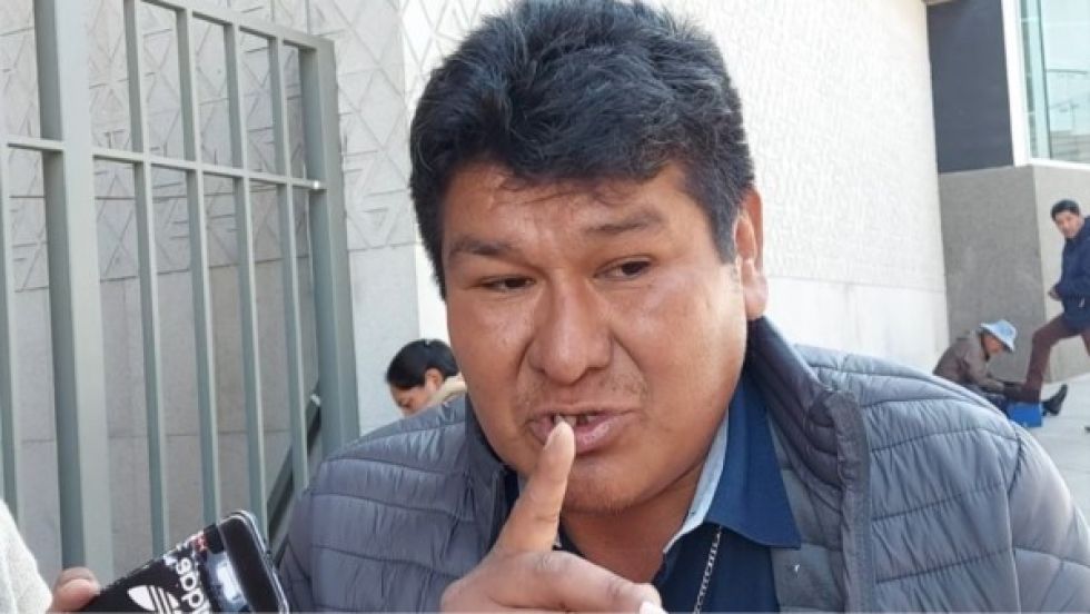 Interculturales expulsan a 6 dirigentes “evistas”