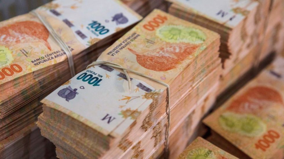 Incautan “encomiendas” con 17 millones de pesos argentinos 