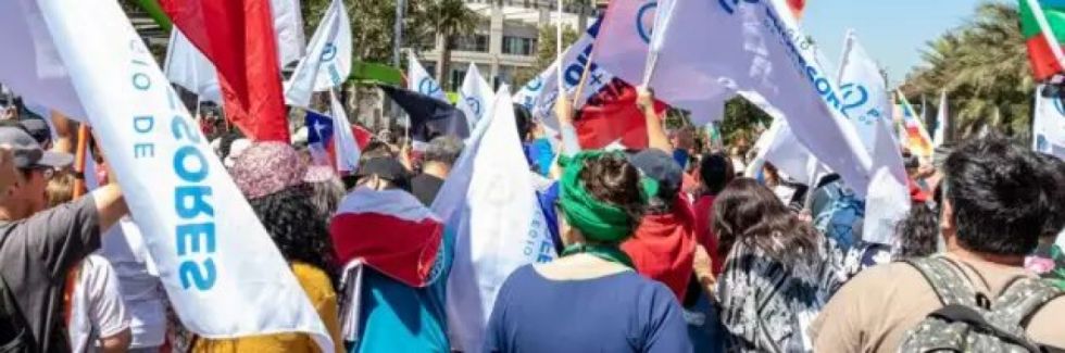Maestros chilenos irán a huelga por reclamos laborales