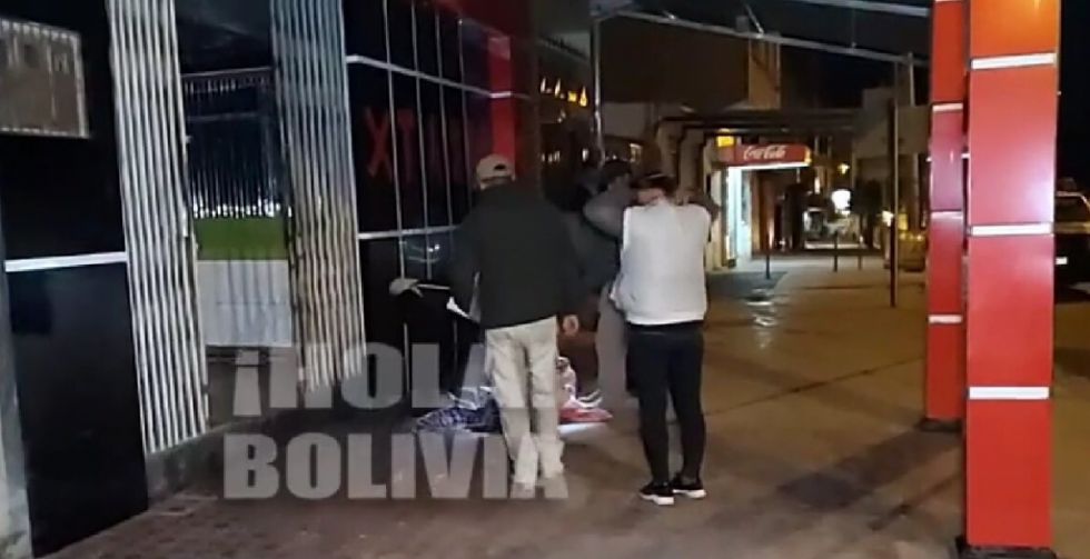 Tarija: FELCC levanta el cadáver de un sujeto en puertas de una discoteca