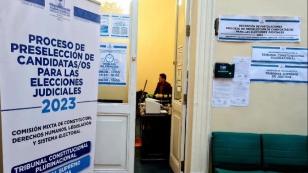 Legisladores se acusan por no tener voluntad política mientras se resignan las elecciones judiciales