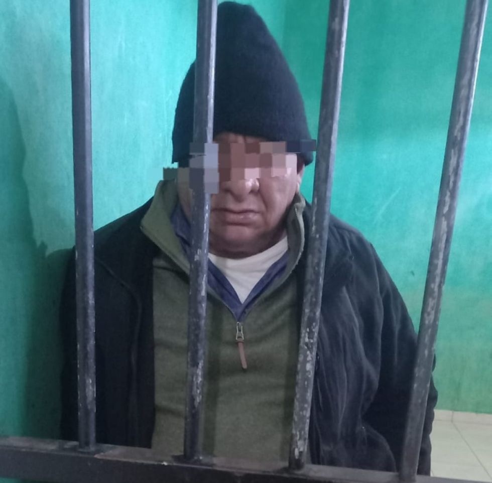 Encarcelan a exmilitar por abusar de sus dos hijastras