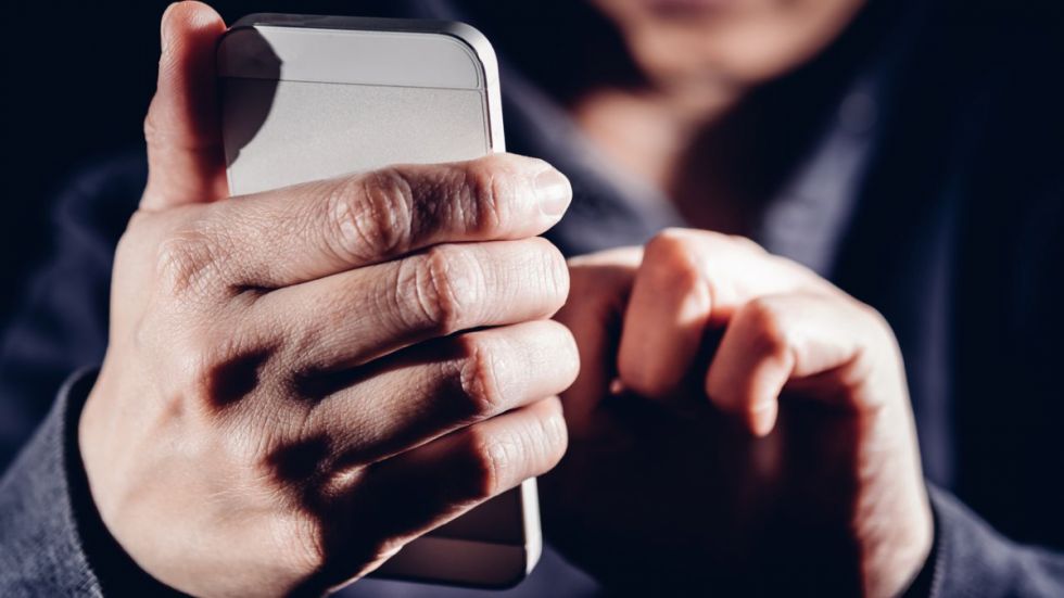 Estafaban ofreciendo celulares por redes sociales 