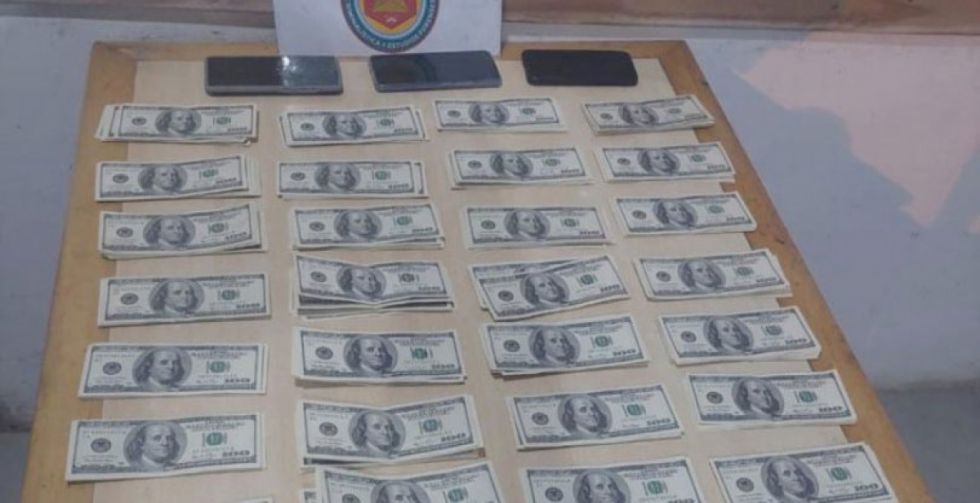 Bolivianos son sorprendidos en Argentina en posesión de más de 100 mil dólares sin aval legal