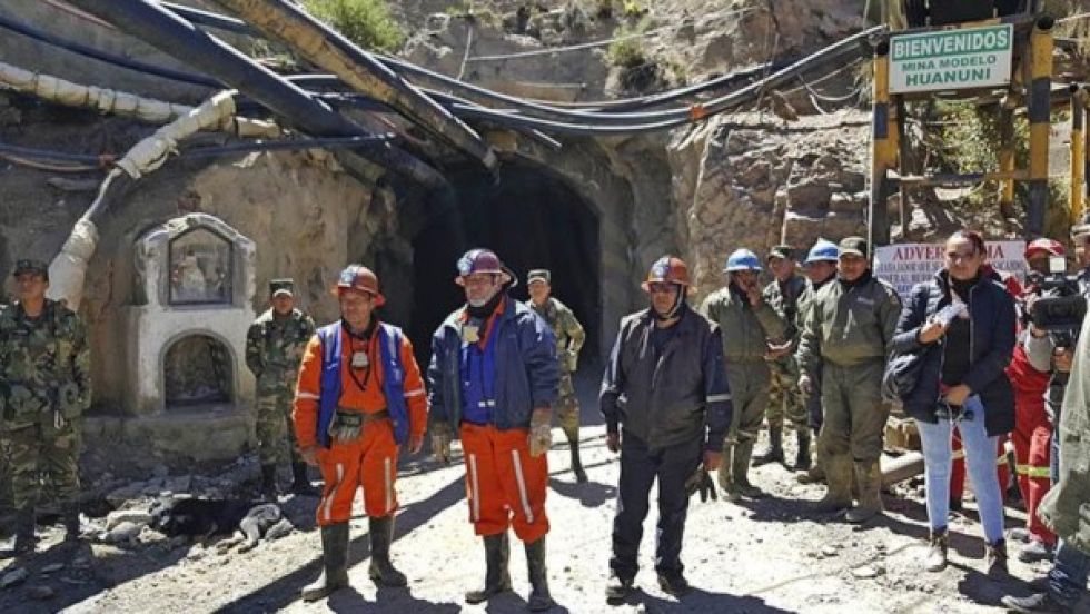 Gobierno sólo acusa a los ‘jucus’  del robo de mineral en Huanuni