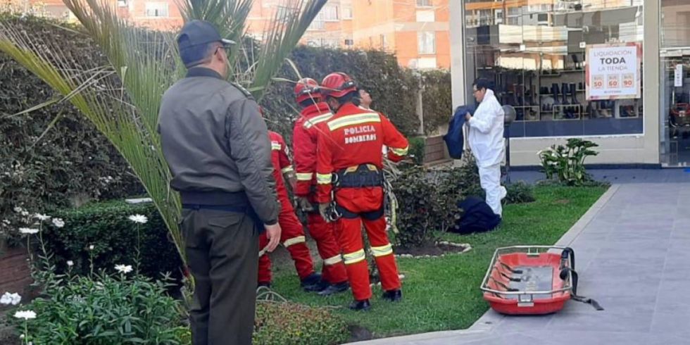 Una mujer cae del noveno piso de un edificio de la zona Sur de La Paz