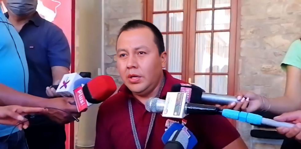 Construyó tiendas en terrenos municipales y alquiló, lucró durante 10 años 